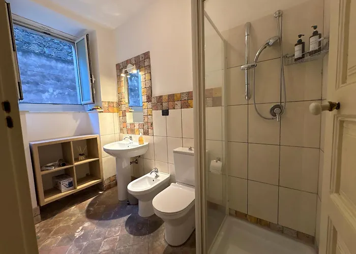 Apartment W Like On Hert Of Center *